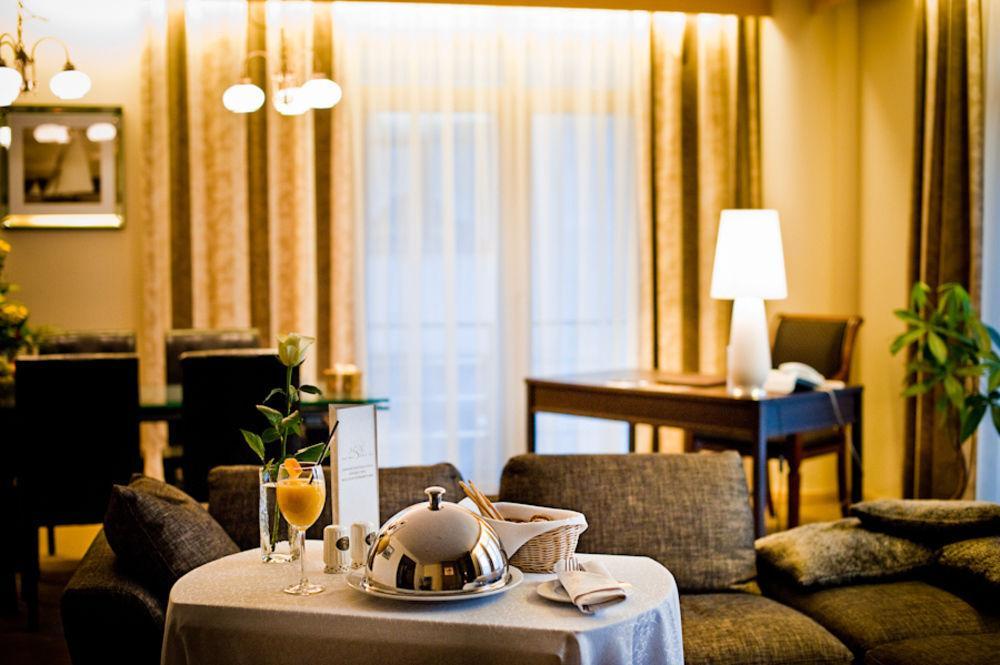 Royal Square Hotel & Suites Riga Phòng bức ảnh